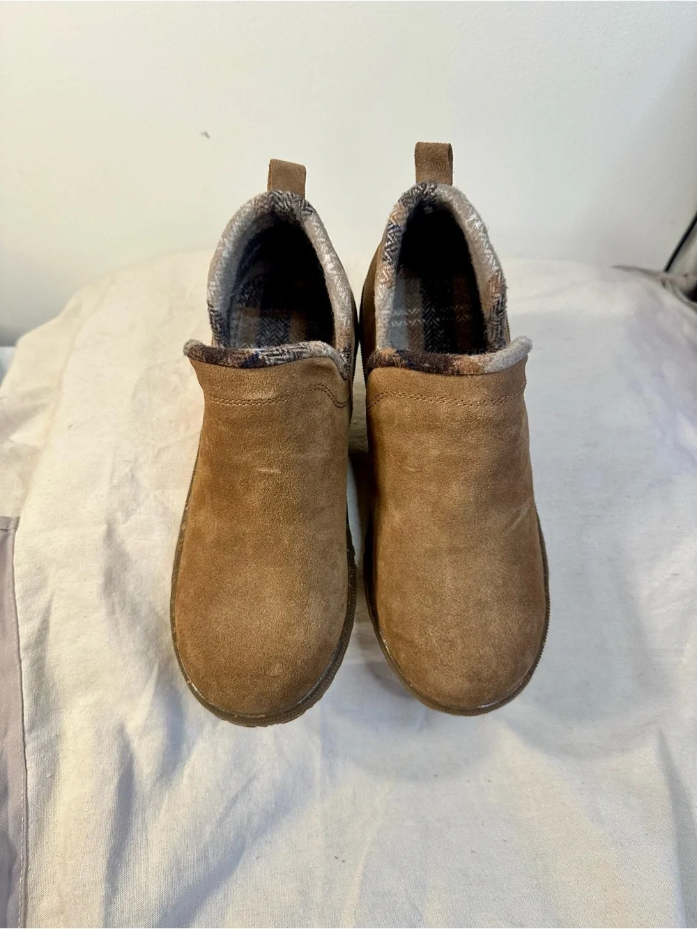 Minnetonka Northmost Suede Ankle Boots Dusty Brown 7